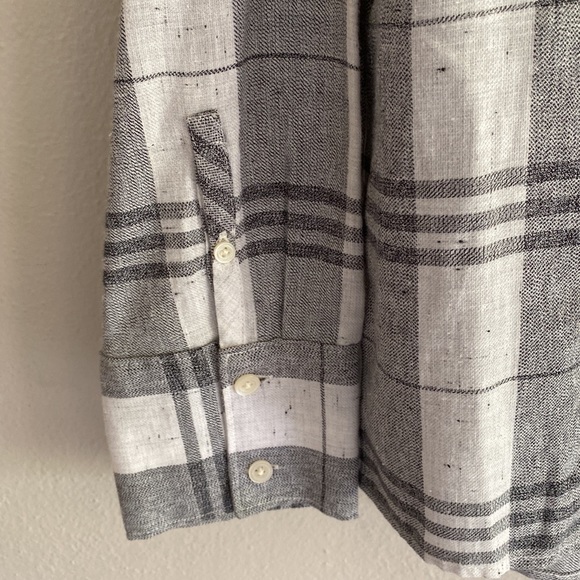 Great plaid button down top - Picture 2 of 5